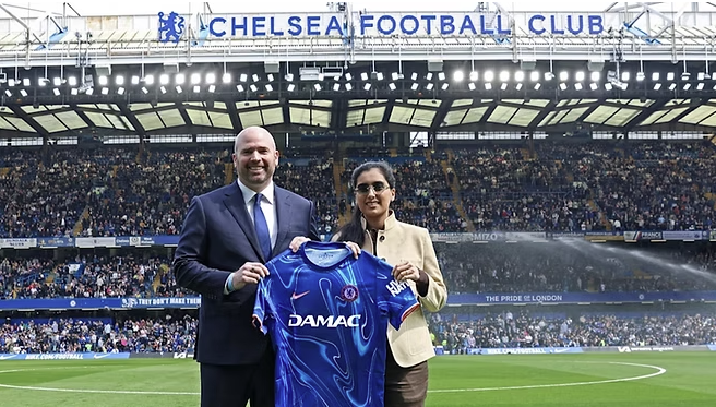 O Chelsea é parceiro do Damac dos Emirados Árabes Unidos.